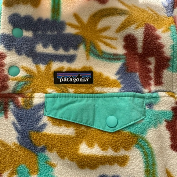 Women’s Patagonia Synchilla Pullover - Picture 3 of 7